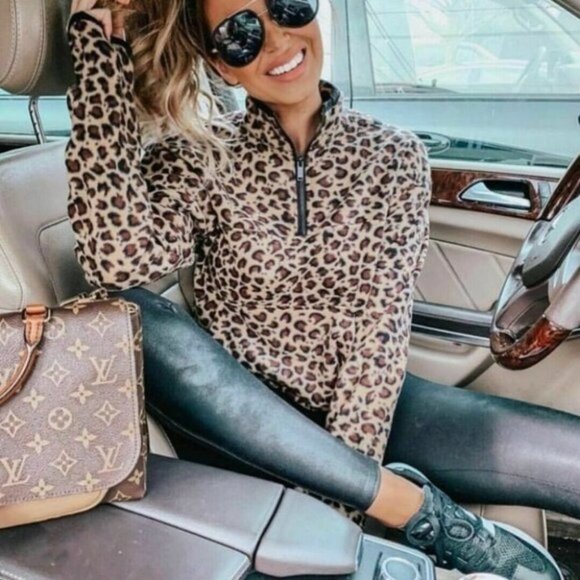 Sweaters - Casual tan brown Leopard Print Soft Cozy Pullover